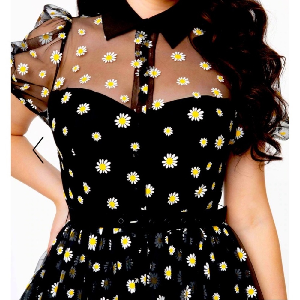Vintage daisy dress